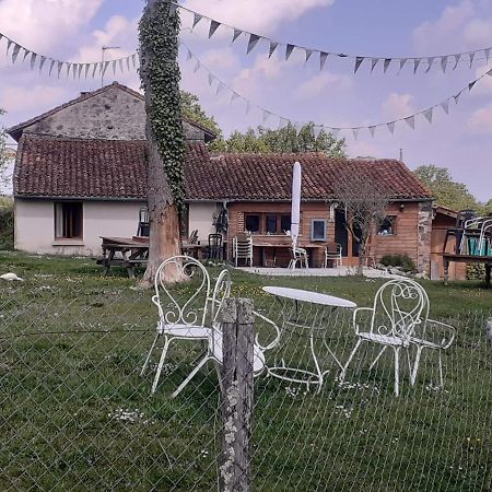 Chez Gondat Chambre D'Hotes Saint-Martial-sur-Isop Kültér fotó