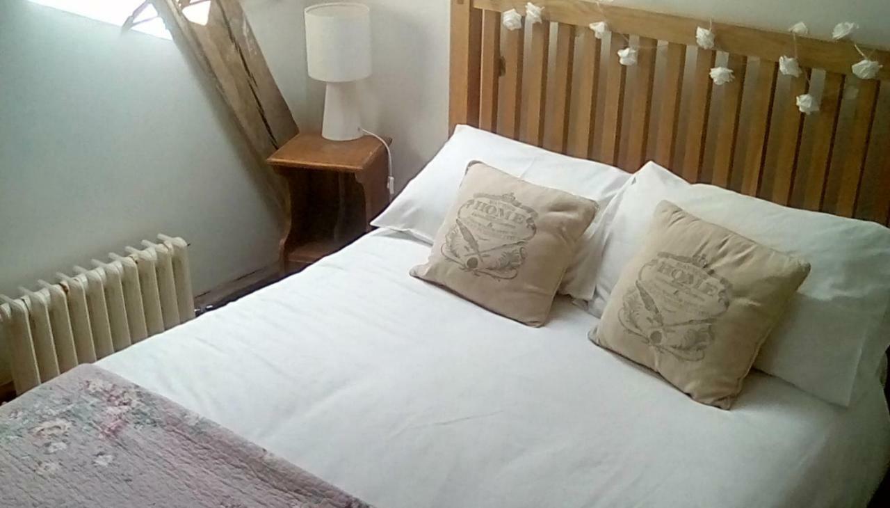 Chez Gondat Chambre D'Hotes Saint-Martial-sur-Isop Kültér fotó